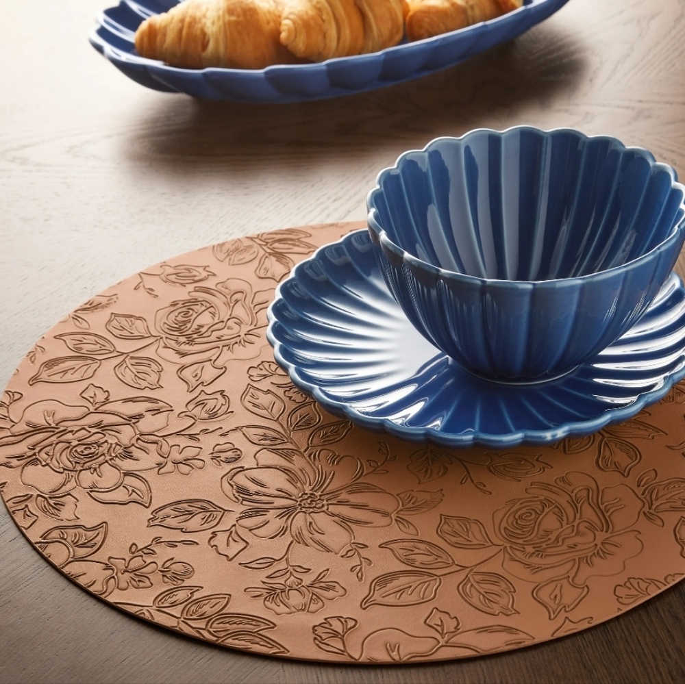 ❤️ 4 Pack Pioneer Woman Faux Leather  Floral Tan And Brown Placemat